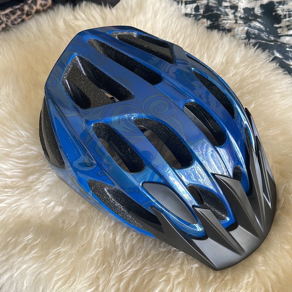 Specialized Brand Women's Bike Helmet Size 50-58cm Never Worn
